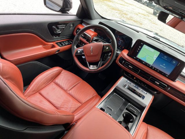Used 2025 Lincoln Aviator Reserve w/ Jet Appearance Package AWD/4WD image 23