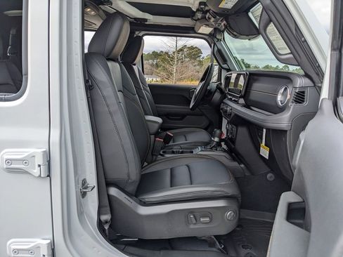 New 2026 Jeep Gladiator Sport image 45