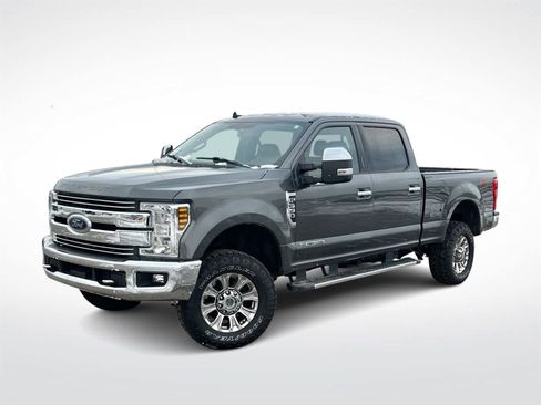 Used 2019 Ford F350 Lariat w/ Chrome Package image 1