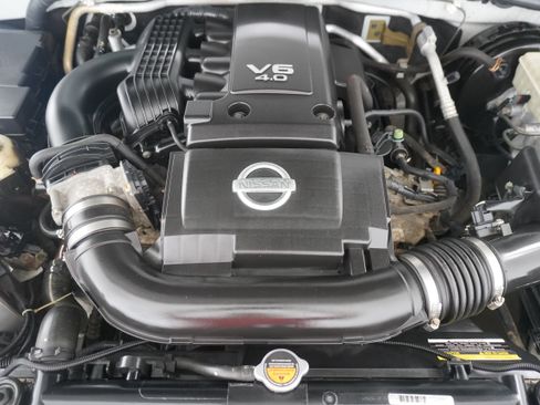 Used 2013 Nissan Frontier SV w/ SV Value Truck Pkg RWD image 23