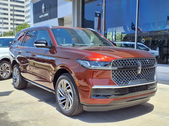 New 2027 Lincoln Navigator Reserve RWD image 4