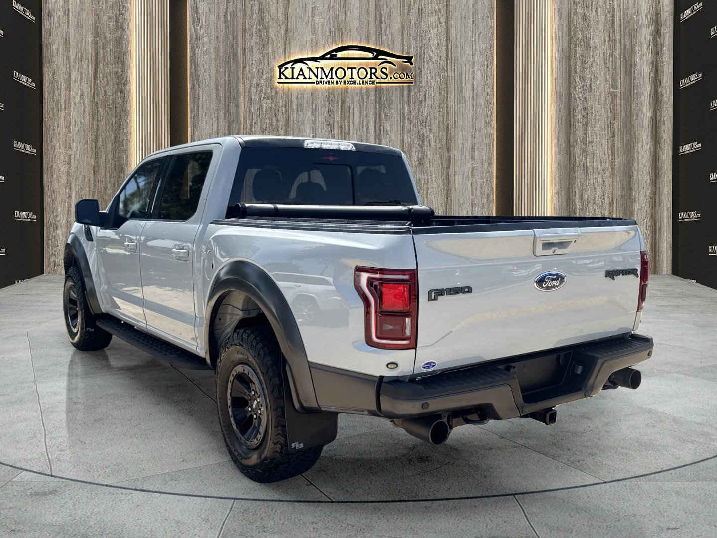 Used 2017 Ford F150 Raptor w/ Equipment Group 802A Luxury AWD/4WD image 6