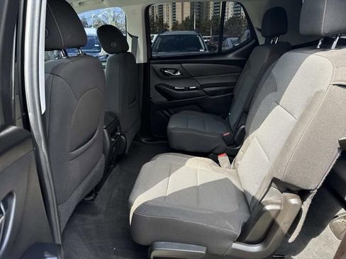 Certified 2021 Chevrolet Traverse LT image 17