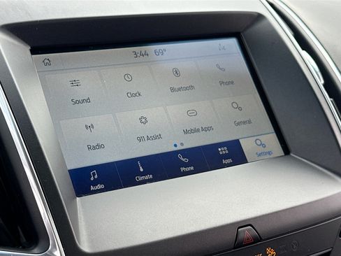 Used 2019 Ford Edge Titanium w/ Cold Weather Package AWD/4WD image 9