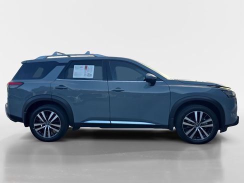 Used 2023 Nissan Pathfinder Platinum AWD/4WD image 6