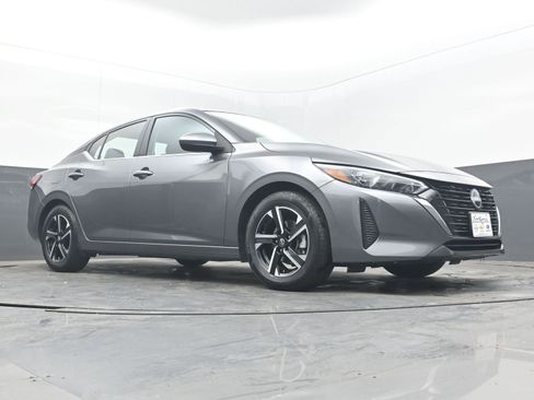 Used 2025 Nissan Sentra SV FWD image 23