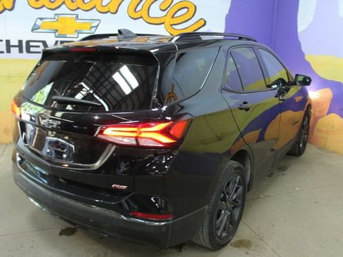 Used 2022 Chevrolet Equinox RS w/ LPO, Floor Liner Package FWD image 8