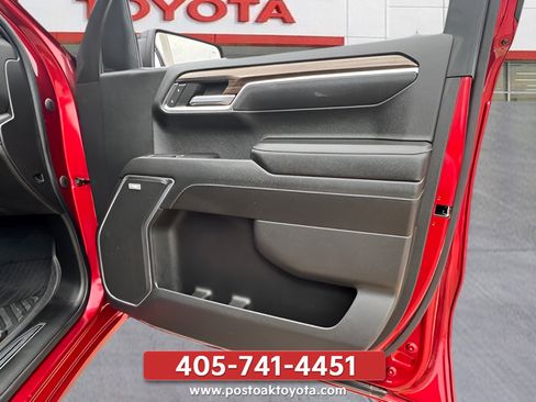 Used 2022 Chevrolet Silverado 1500 RST w/ Convenience Package II AWD/4WD image 33