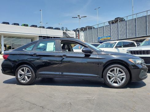 Used 2024 Volkswagen Jetta SE image 29