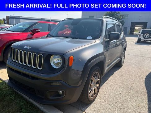 Used 2018 Jeep Renegade Latitude FWD image 1