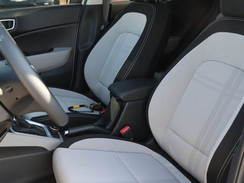New 2025 Hyundai Venue SEL image 10