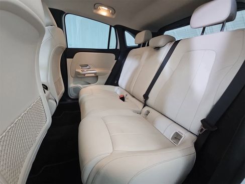 Used 2022 Mercedes-Benz GLA 250 4MATIC image 19