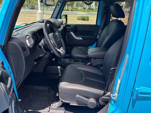 Used 2017 Jeep Wrangler Unlimited Sahara w/ Quick Order Package 24E Chief AWD/4WD image 12