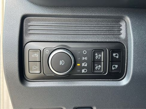 New 2026 Ford F250 Lariat w/ Black Appearance Package image 33