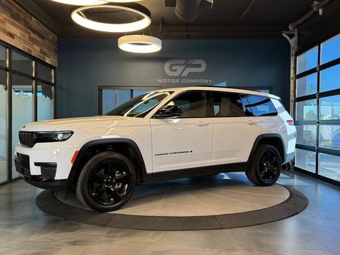 Used 2023 Jeep Grand Cherokee L Laredo AWD/4WD image 27