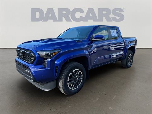 Used 2024 Toyota Tacoma TRD Sport image 3