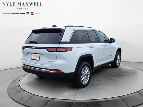 New 2025 Jeep Grand Cherokee Laredo image 16