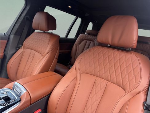 Used 2025 BMW ALPINA XB7 image 18