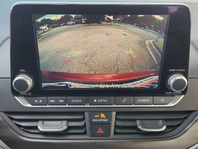 Used 2025 Nissan Altima 2.5 SV FWD image 17