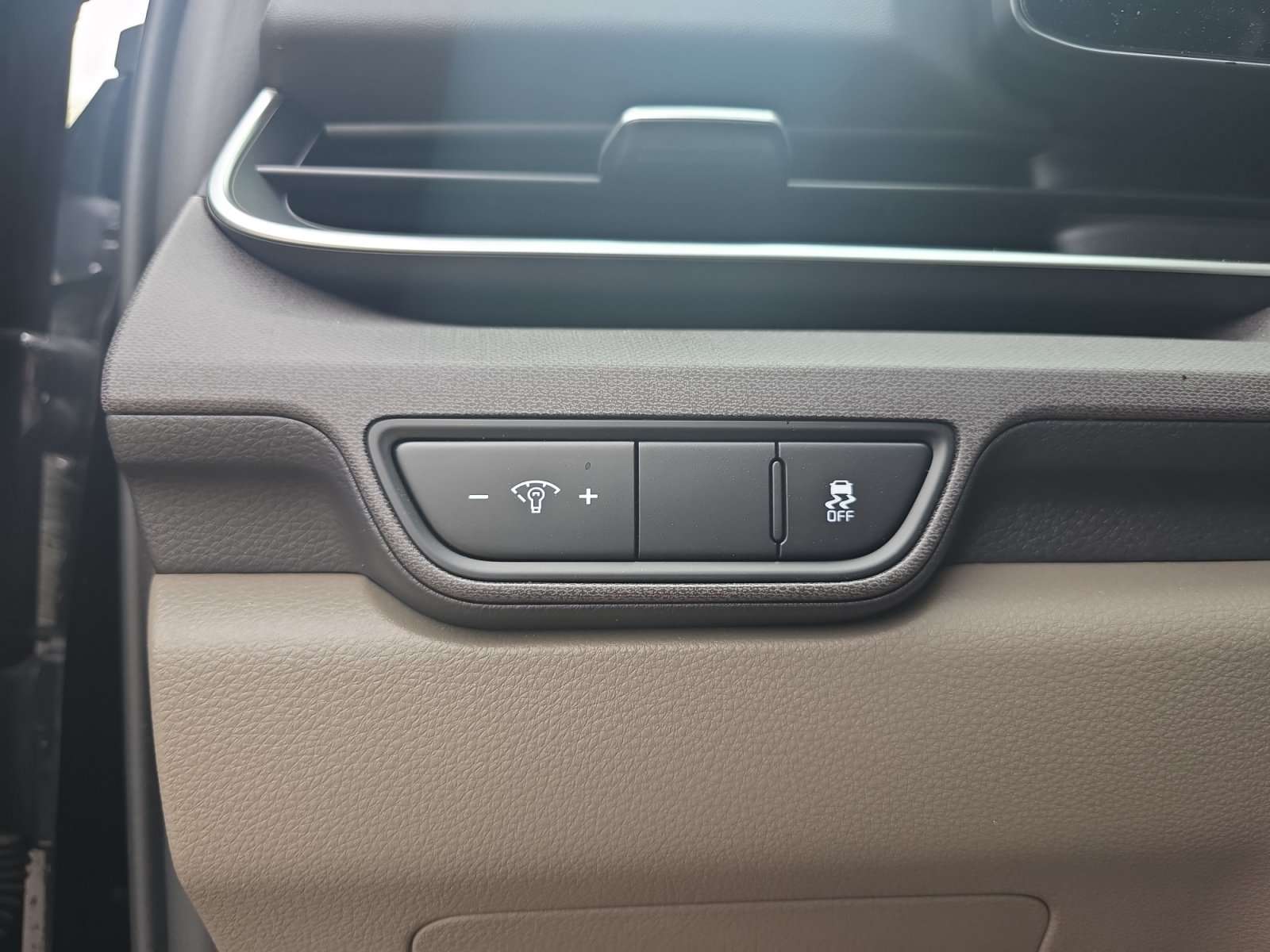Certified 2026 Kia Carnival EX FWD image 26