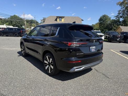 Used 2025 Mitsubishi Outlander SE AWD/4WD image 5