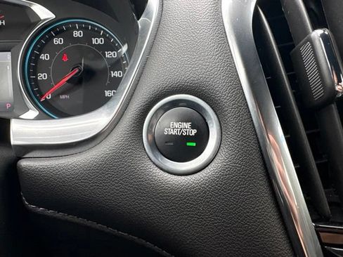 Used 2023 Chevrolet Traverse LT AWD/4WD image 21