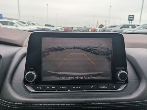 Used 2023 Nissan Rogue SV image 17