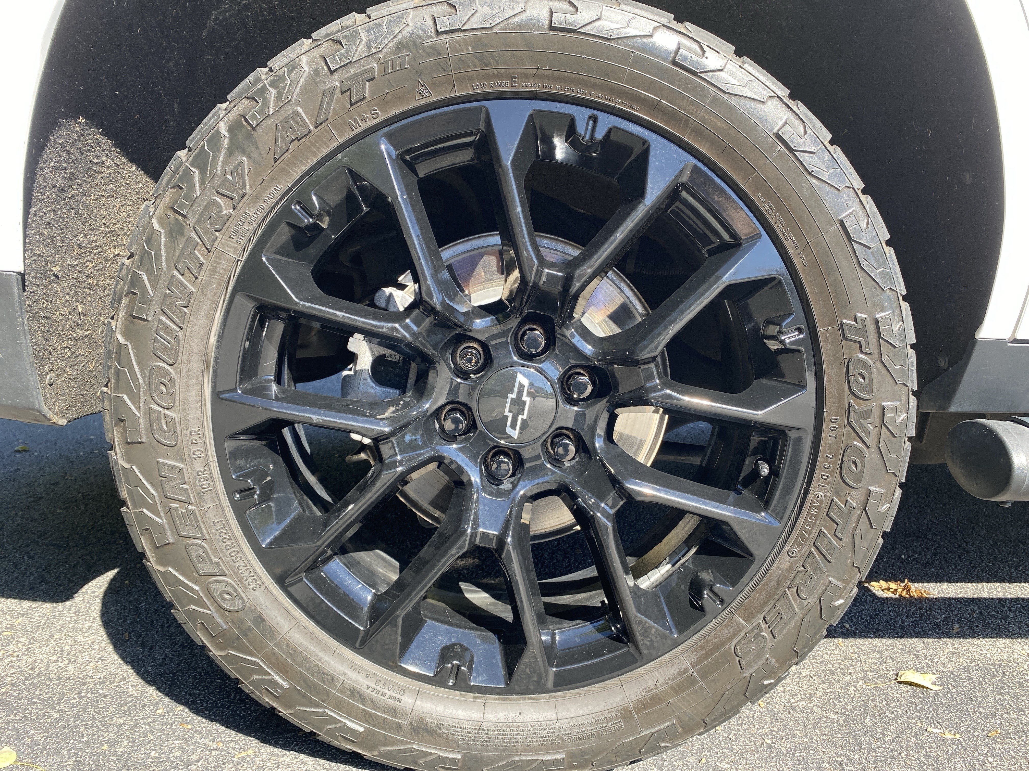 Used 2023 Chevrolet Tahoe Z71 w/ Luxury Package AWD/4WD image 18