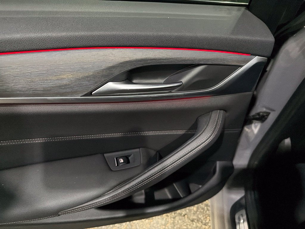 Used 2021 BMW 530i RWD image 11