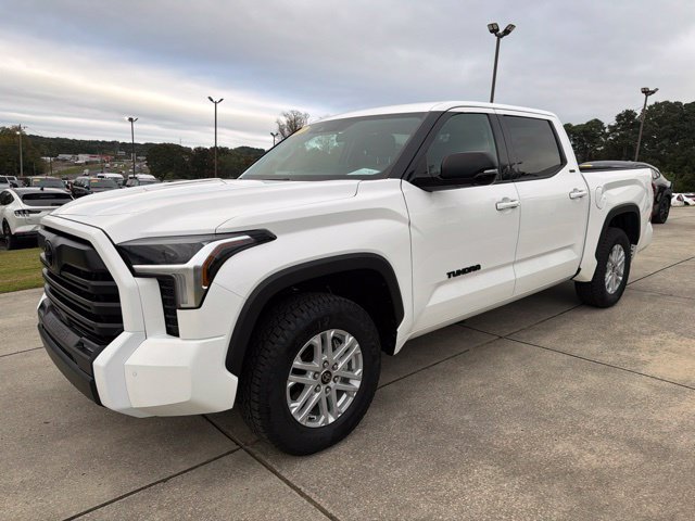 Used 2023 Toyota Tundra SR5 w/ SR5 Premium Package AWD/4WD image 3