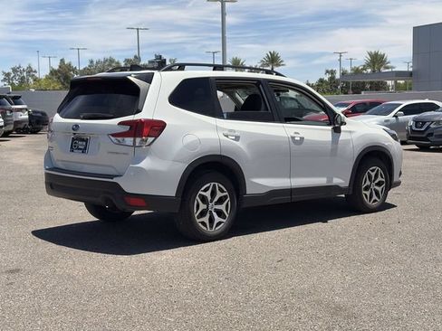 Used 2024 Subaru Forester Premium AWD/4WD image 6