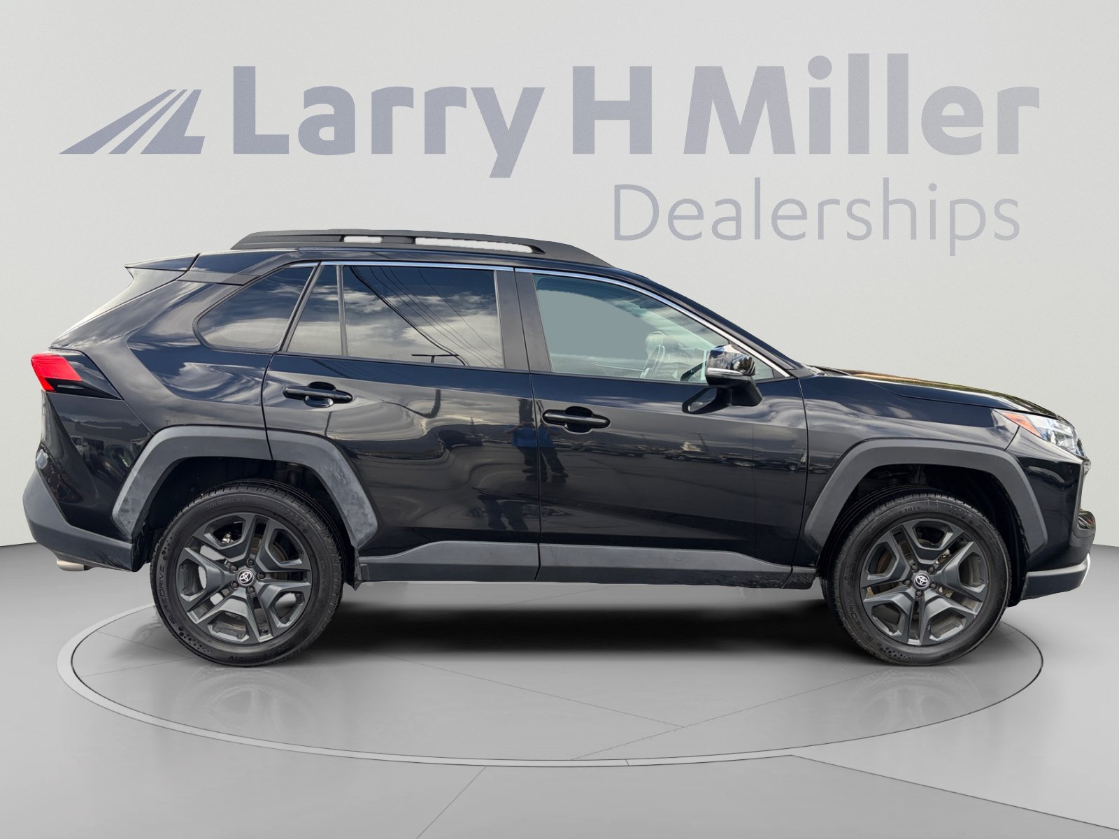 Used 2024 Toyota RAV4 Adventure AWD/4WD image 6