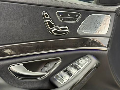 Used 2019 Mercedes-Benz S 560 4MATIC Sedan image 11