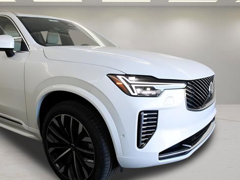 New 2026 Volvo XC90 T8 Plus w/ Protection Package Premier image 29