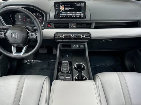Used 2025 Honda Pilot Touring image 16