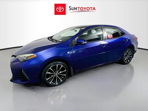 Used 2018 Toyota Corolla SE w/ SE Premium Package FWD image 9