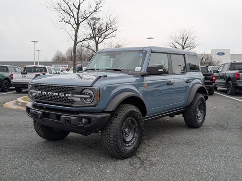 New 2025 Ford Bronco Badlands image 4