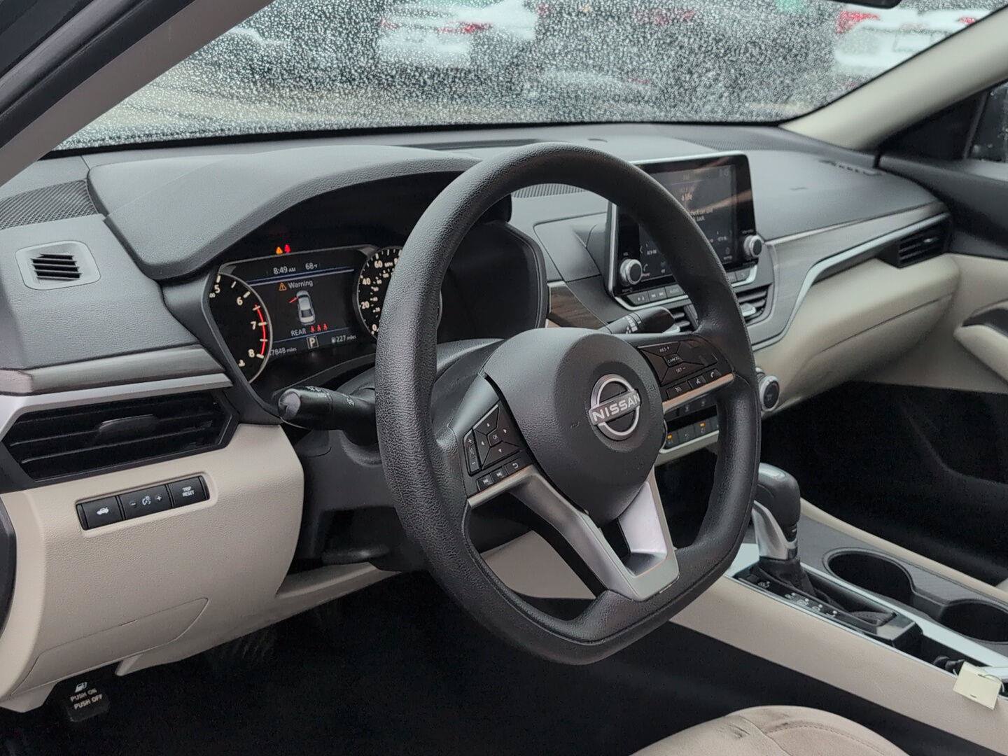 Used 2025 Nissan Altima 2.5 SV FWD image 17