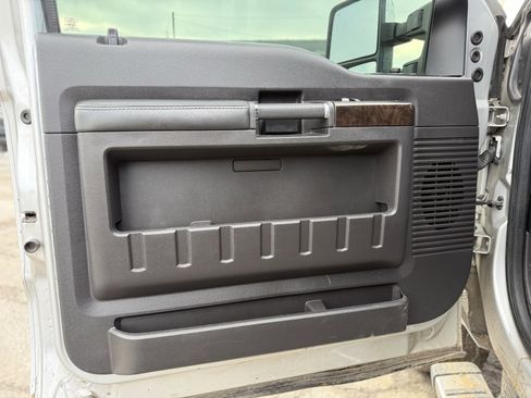 Used 2013 Ford F250 Platinum image 12
