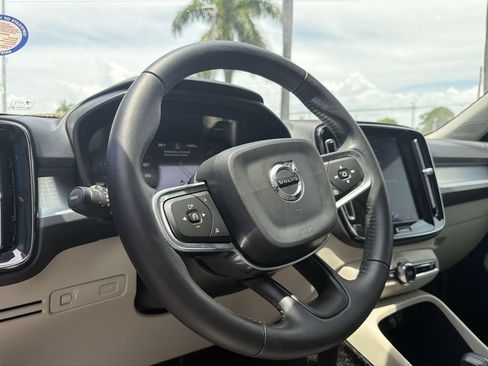 Used 2020 Volvo XC40 T5 Momentum w/ Protection Package Premier AWD/4WD image 22