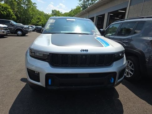 Used 2023 Jeep Grand Cherokee Trailhawk AWD/4WD image 11