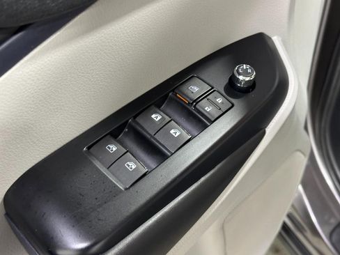 Used 2019 Toyota Highlander Plus image 25