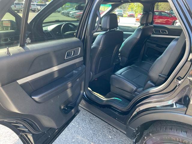 Used 2017 Ford Explorer XLT w/ Equipment Group 202A AWD/4WD image 21