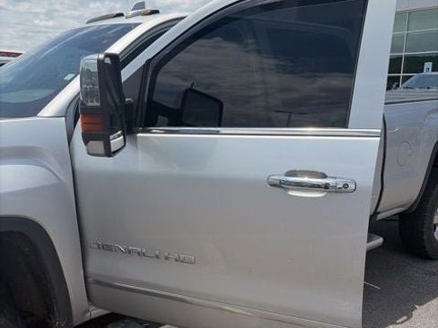 Used 2017 GMC Sierra 3500 Denali w/ Duramax Plus Package AWD/4WD image 6