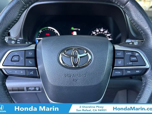 Used 2022 Toyota Sienna XLE image 27