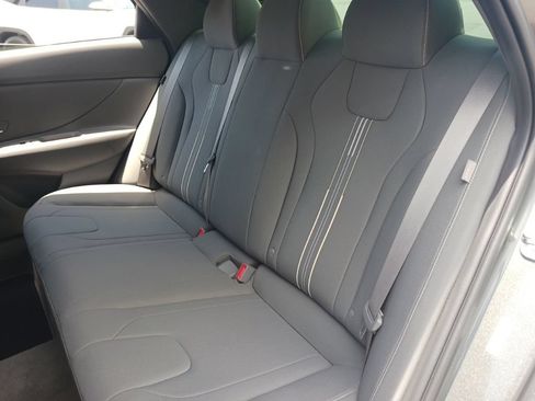 Used 2024 Hyundai Elantra SEL FWD image 12
