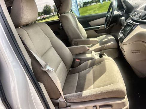 Used 2016 Honda Odyssey SE image 12