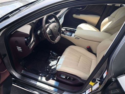 Used 2018 Lexus LS 500 AWD w/ Luxury Package image 23