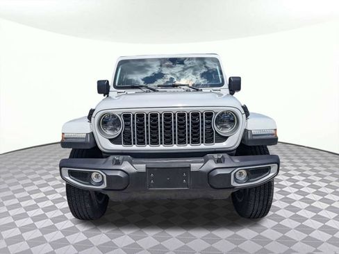 Used 2025 Jeep Wrangler Unlimited Sahara AWD/4WD image 8