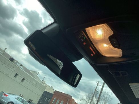 Used 2024 Chevrolet Colorado ZR2 w/ ZR2 Convenience Package III image 13